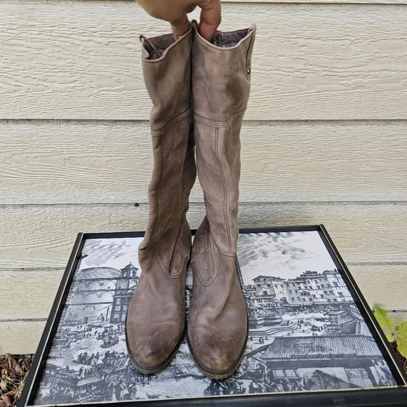 OTBT Petaluma tan taupe pull-on knee-high leather boots 9.5M - Picture 2 of 9